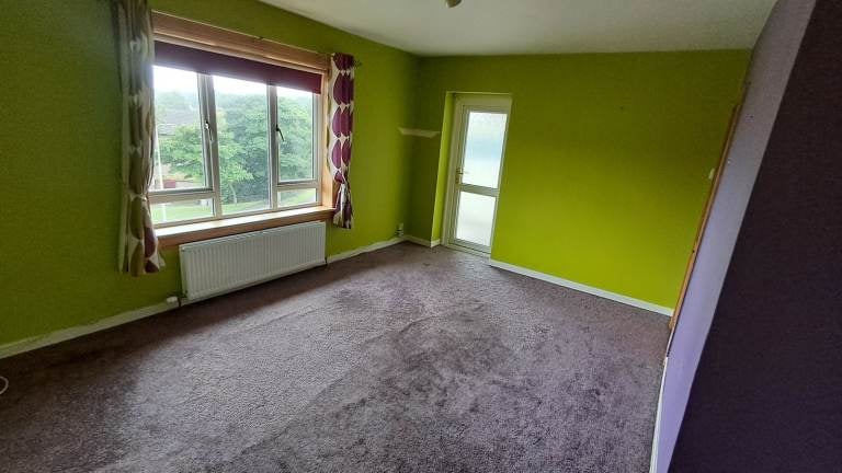 Flat Dunearn Drive in Kirkcaldy