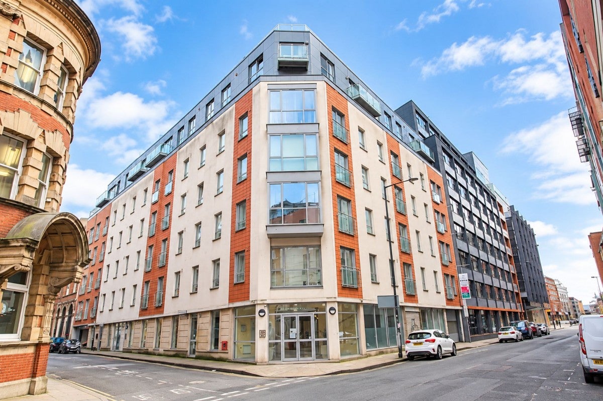 Flat Marsh Street in Bristol