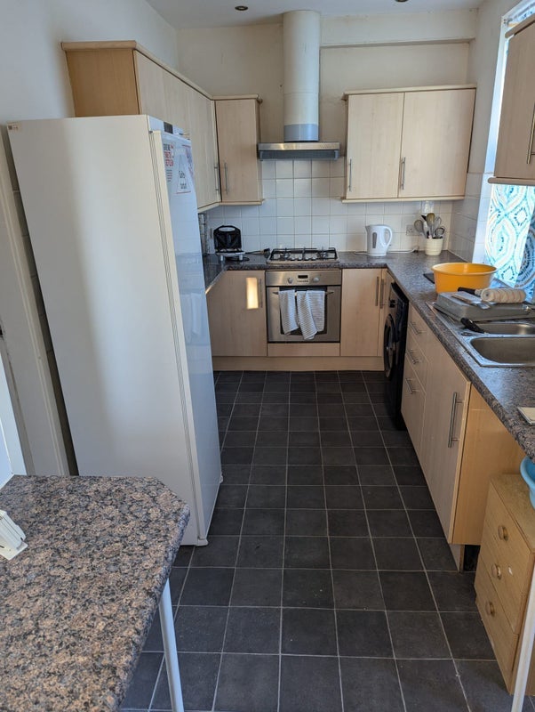 Room Holgate Crescent in Sheffield