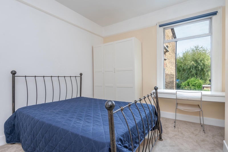 Room Croxted Road in Greater London
