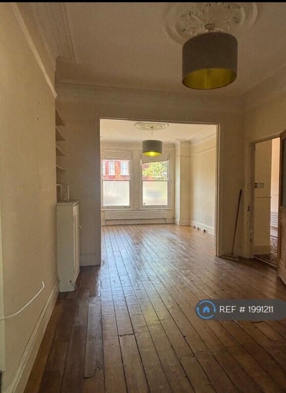Room Croxted Road in Greater London