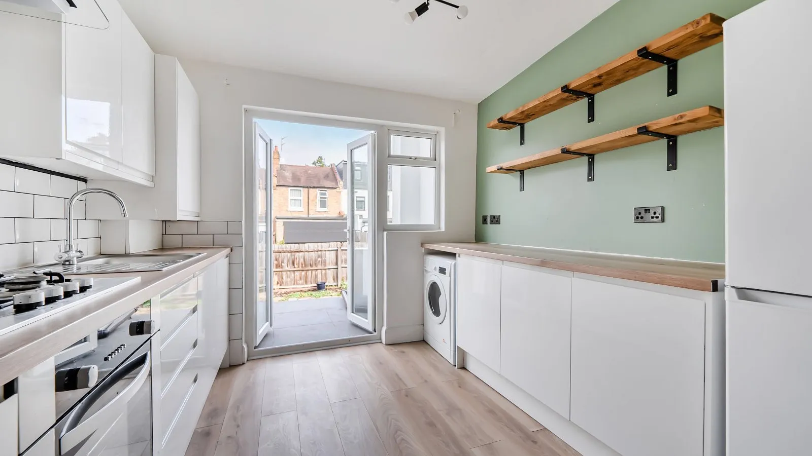 Flat Tottenhall Road in Greater London