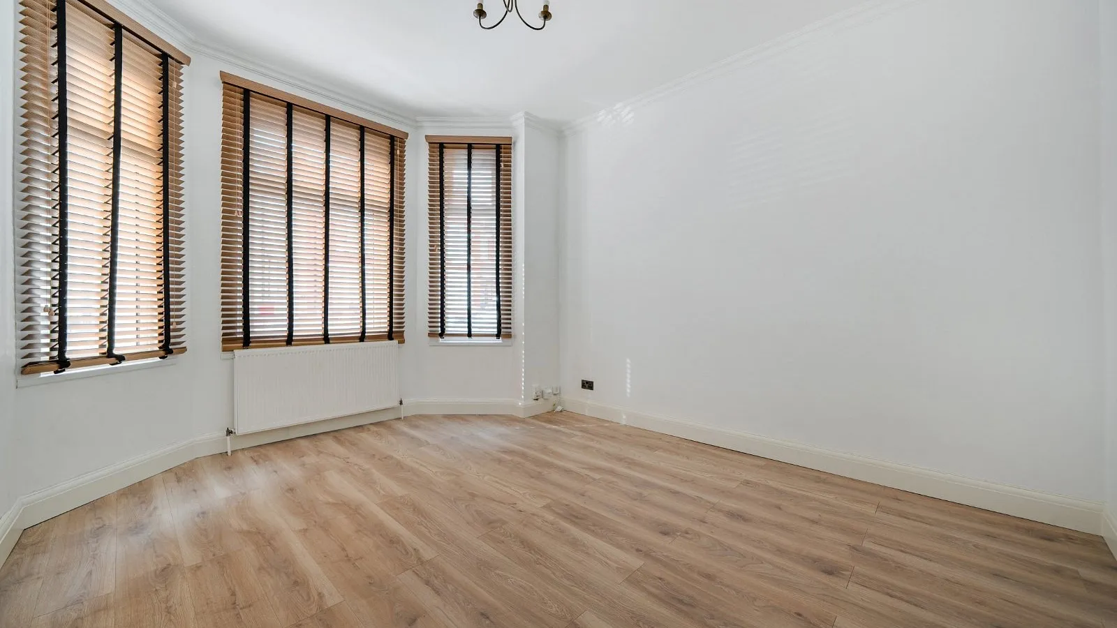 Flat Tottenhall Road in Greater London
