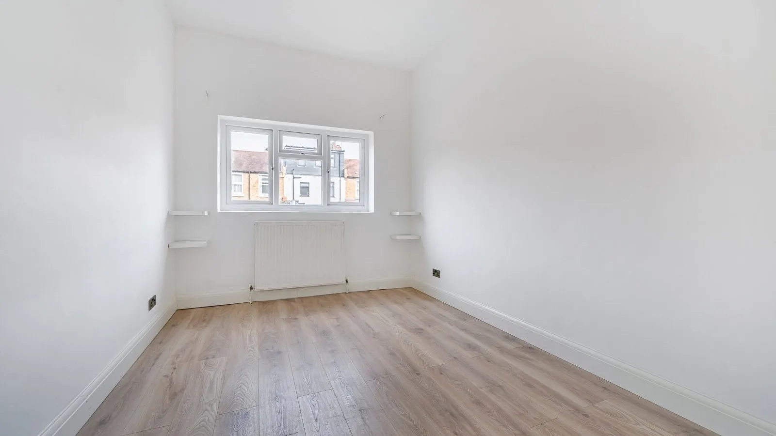 Flat Tottenhall Road in Greater London