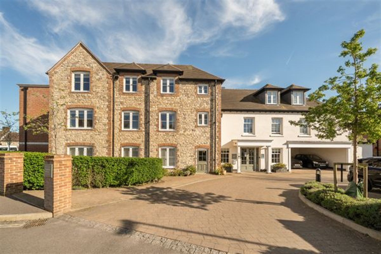 Flat Claremont Way in Chichester