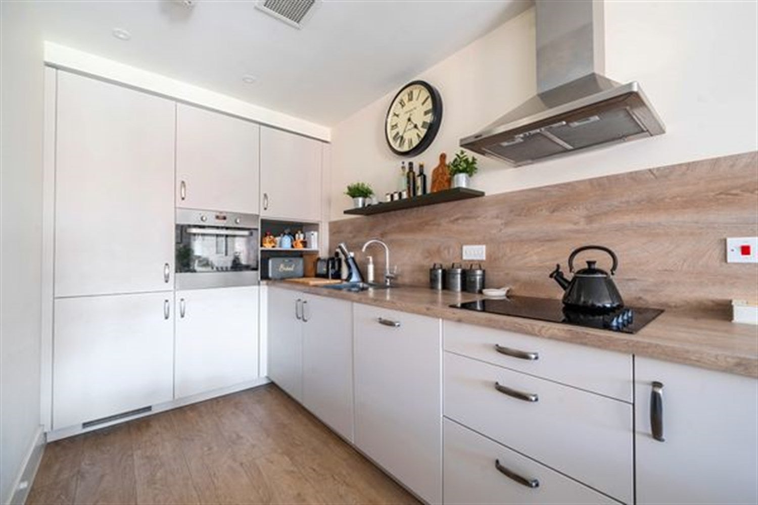 Flat Claremont Way in Chichester