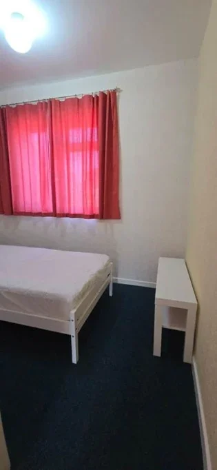Room Atherton Close in Borough of Spelthorne