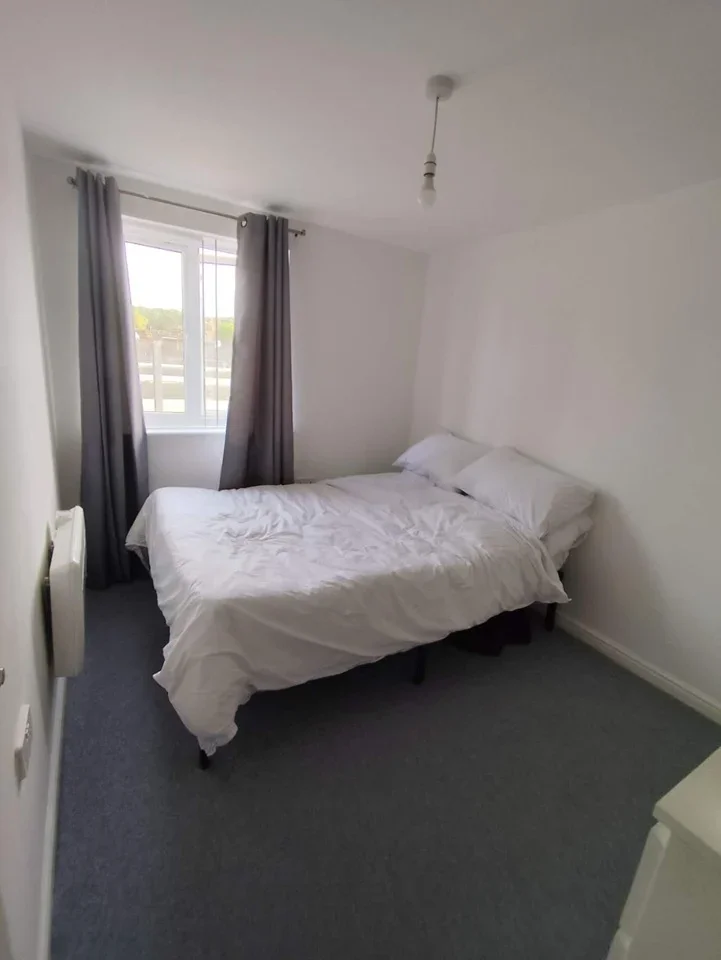 Room Hermitage Close in Greater London