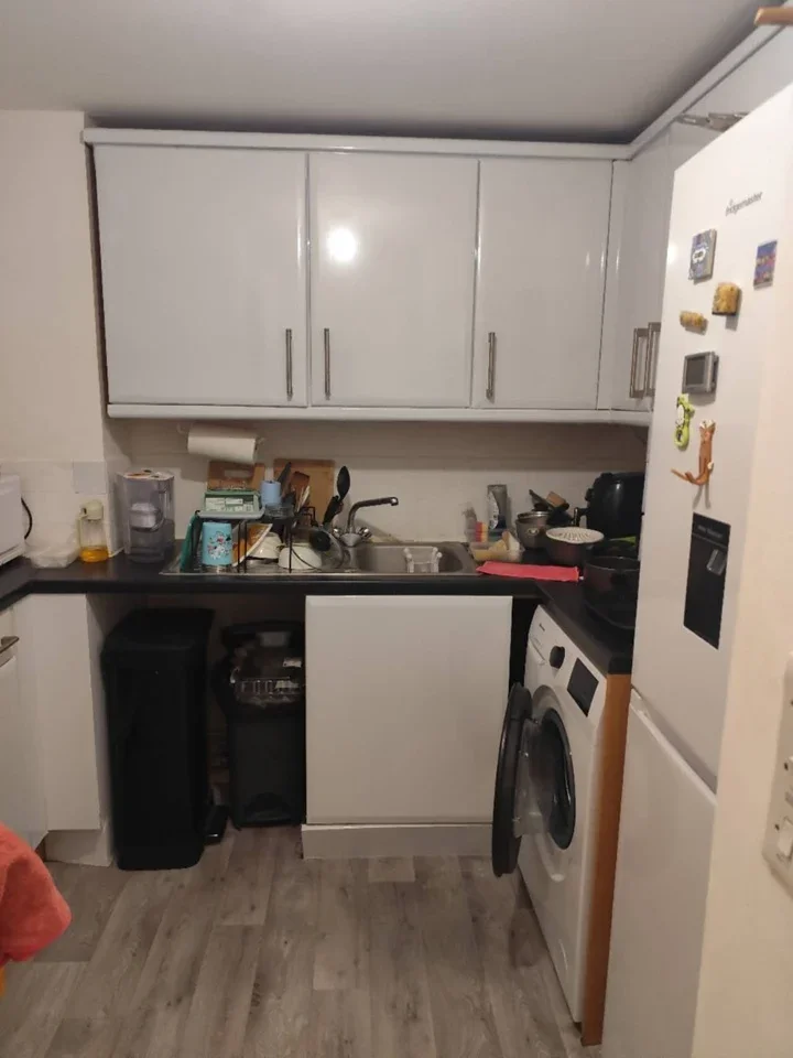 Room Hermitage Close in Greater London