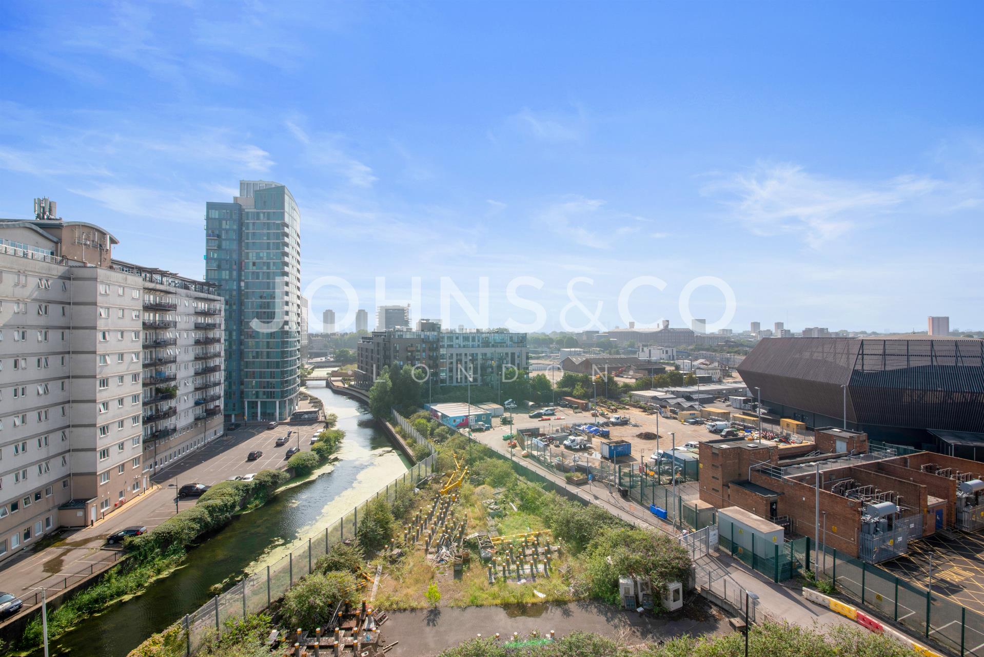 Flat Marshgate Lane in Greater London