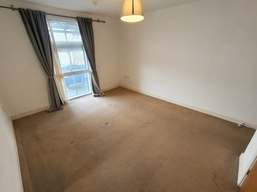 Flat Penn Road in Wolverhampton