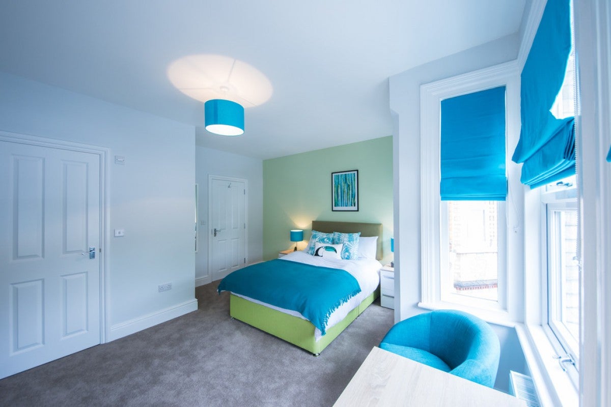 Room Oxford Road in Reading