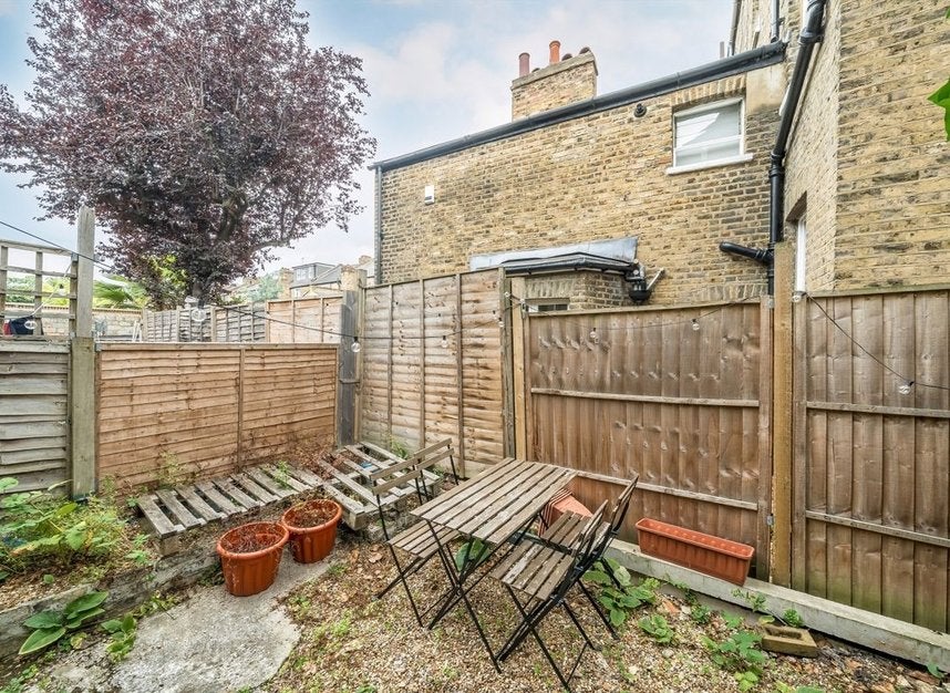 House Ballater Road in Greater London