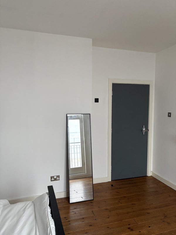 Room Provost Street in Greater London