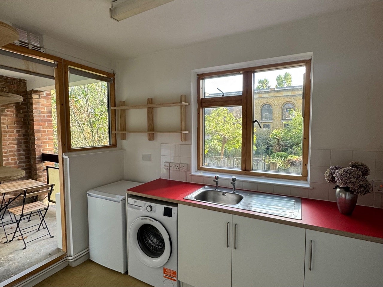 Flat Cadiz Street in Greater London