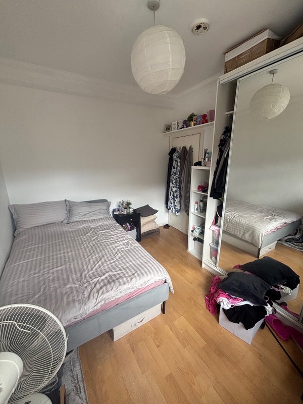 Flat Yeldham Road in Greater London