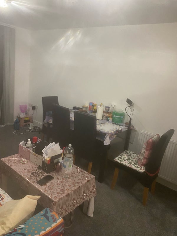 Room Williams Way in Crawley