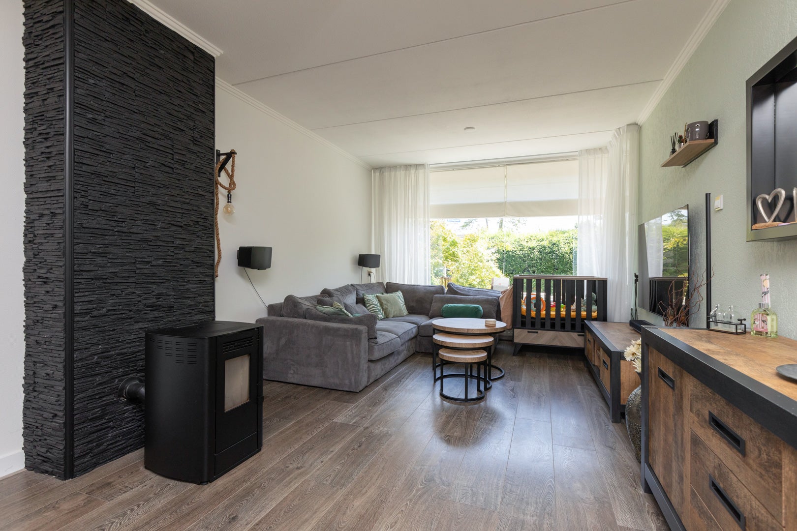 Tussenwoning te koop: De Hoppen 137, Sneek