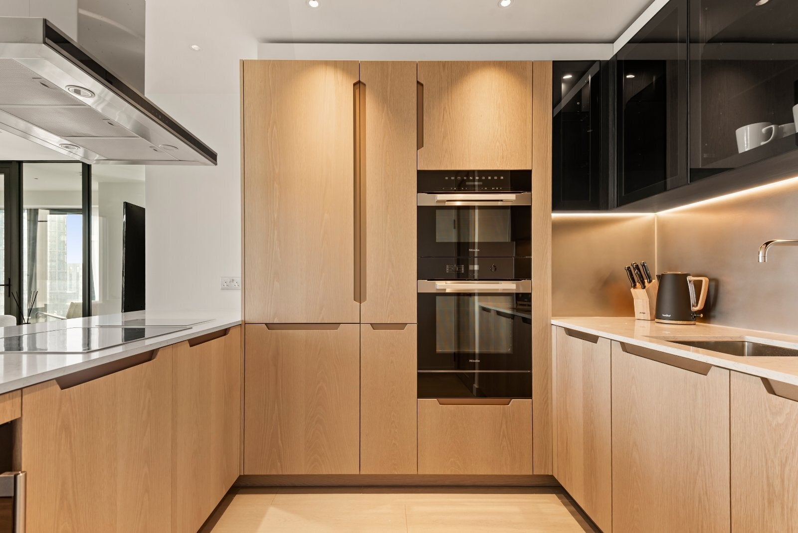 Flat Nine Elms Lane in Greater London