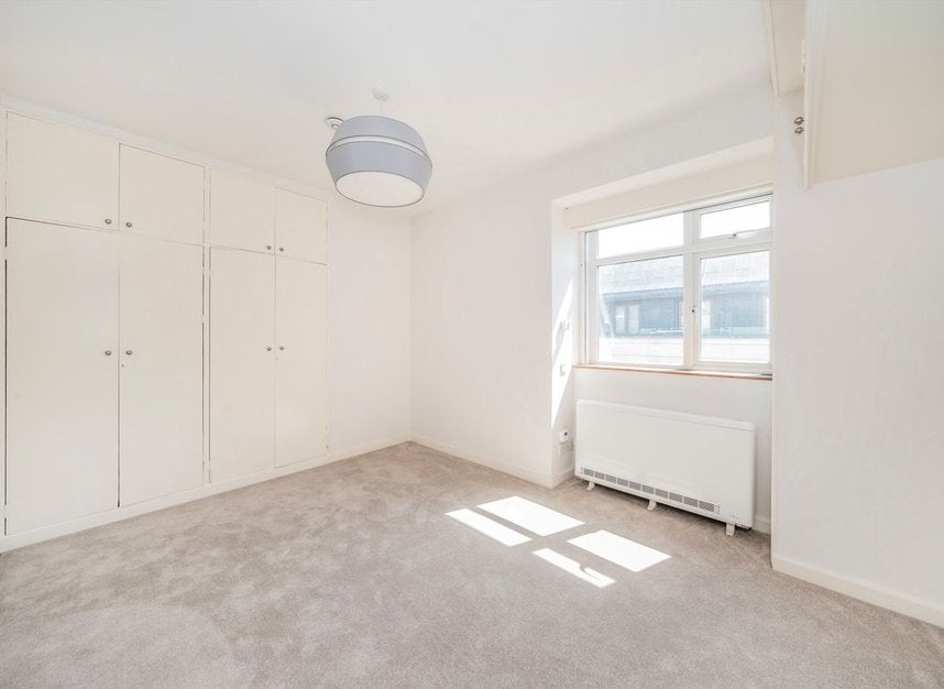 Flat Bennet Street in City of Westminster