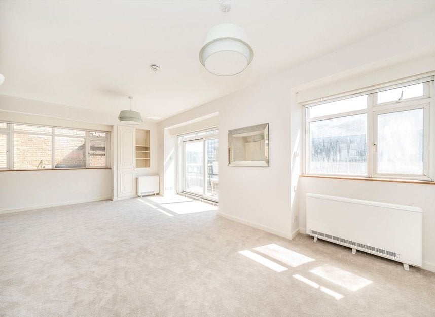Flat Bennet Street in City of Westminster
