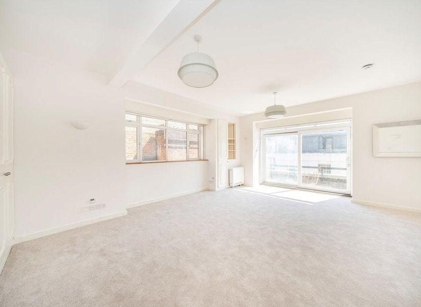 Flat Bennet Street in City of Westminster