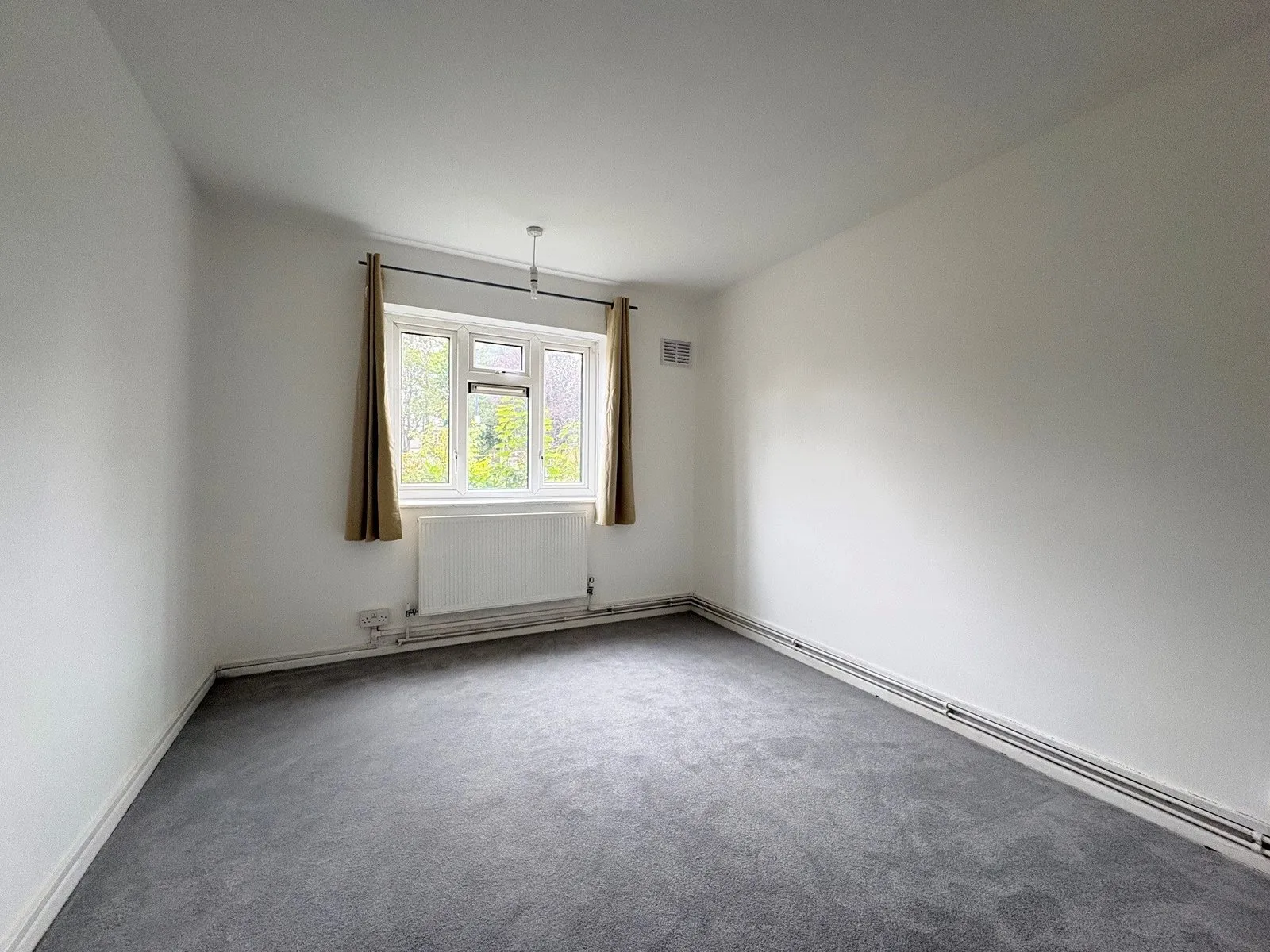 Flat McEntee Avenue in Greater London