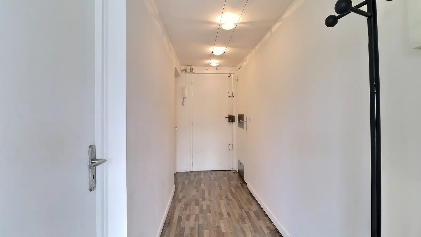Flat Rue Tronchet in Paris