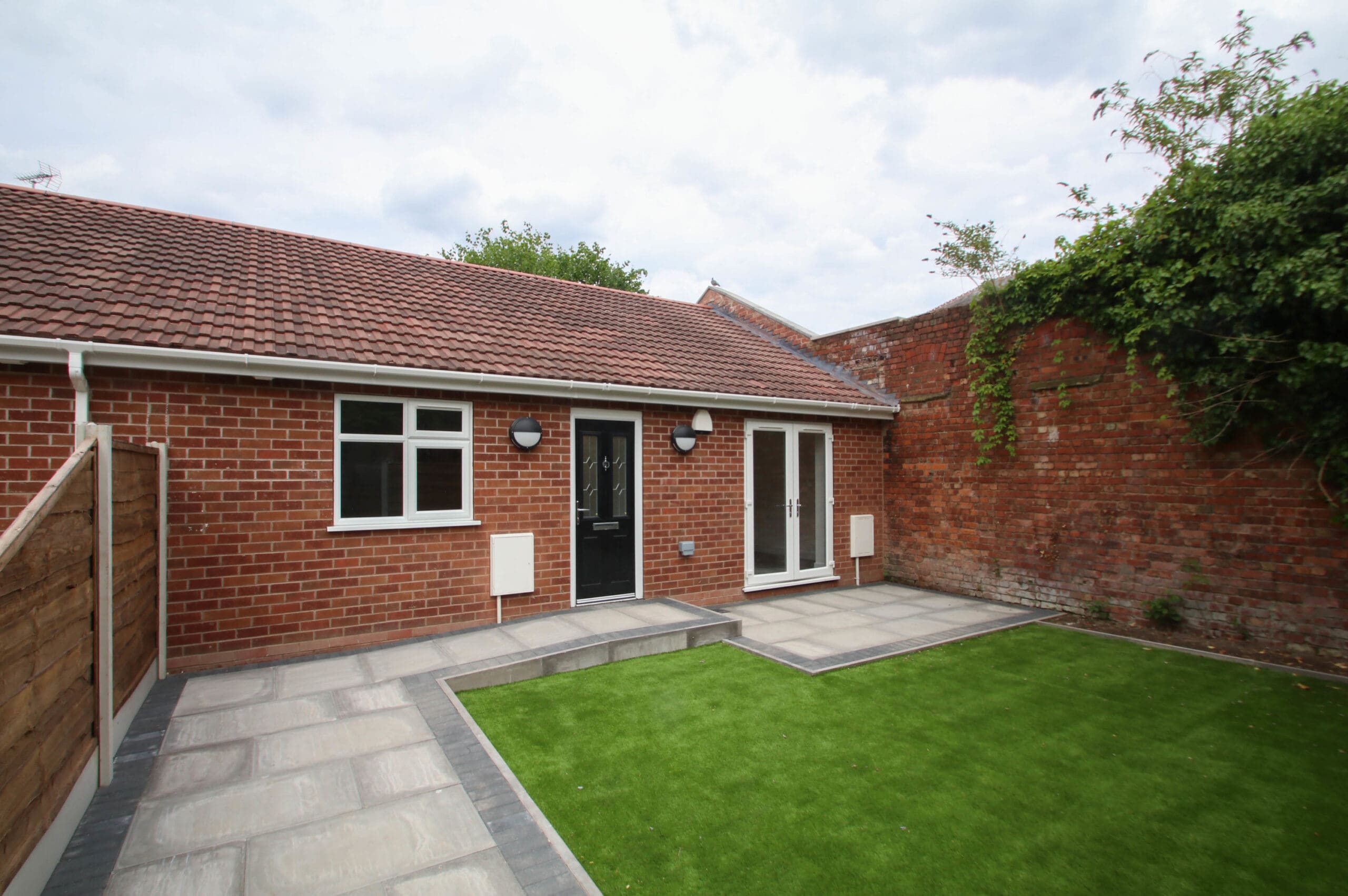 Flat Allen Road in Trafford