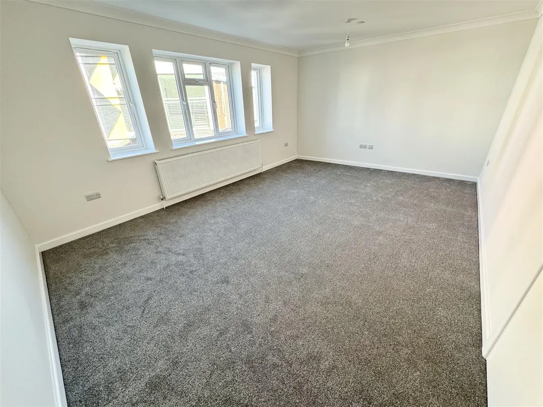 Flat Kingland Crescent in Poole