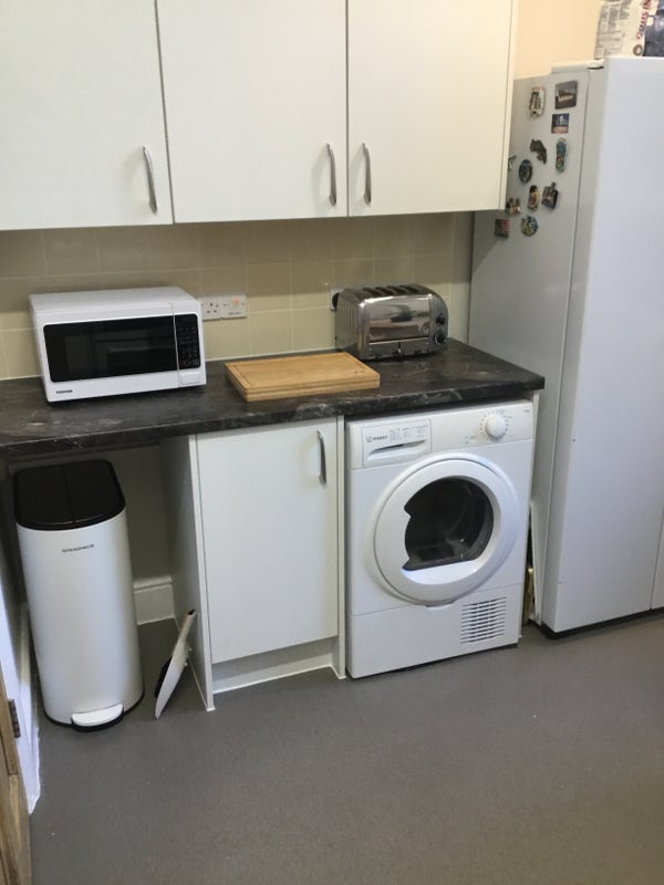 Room Lancaster Road in Greater London