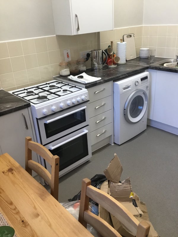 Room Lancaster Road in Greater London