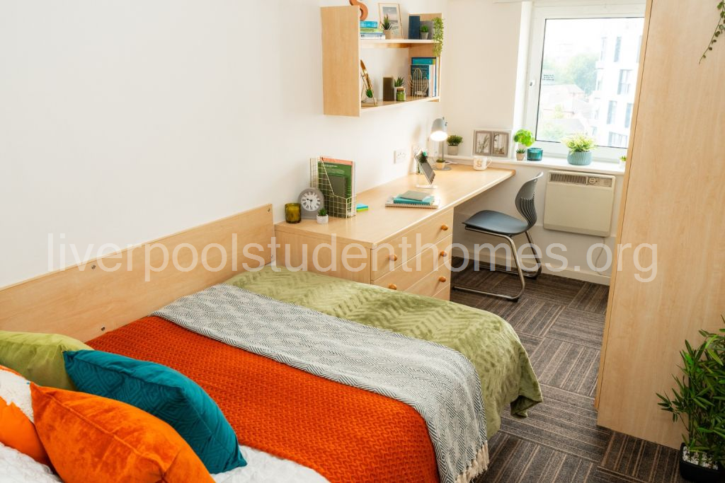 Room Shaw Street in Liverpool
