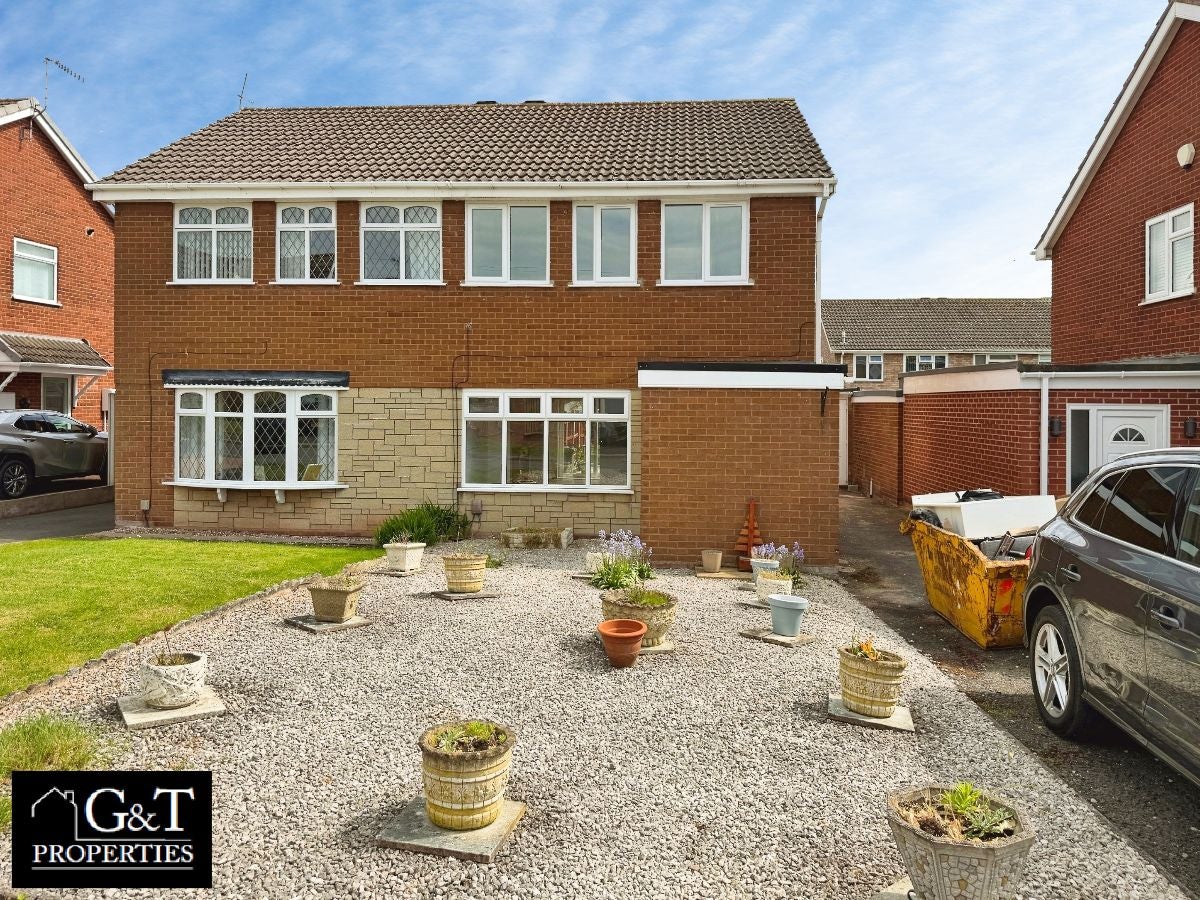 House Catesby Drive in Dudley