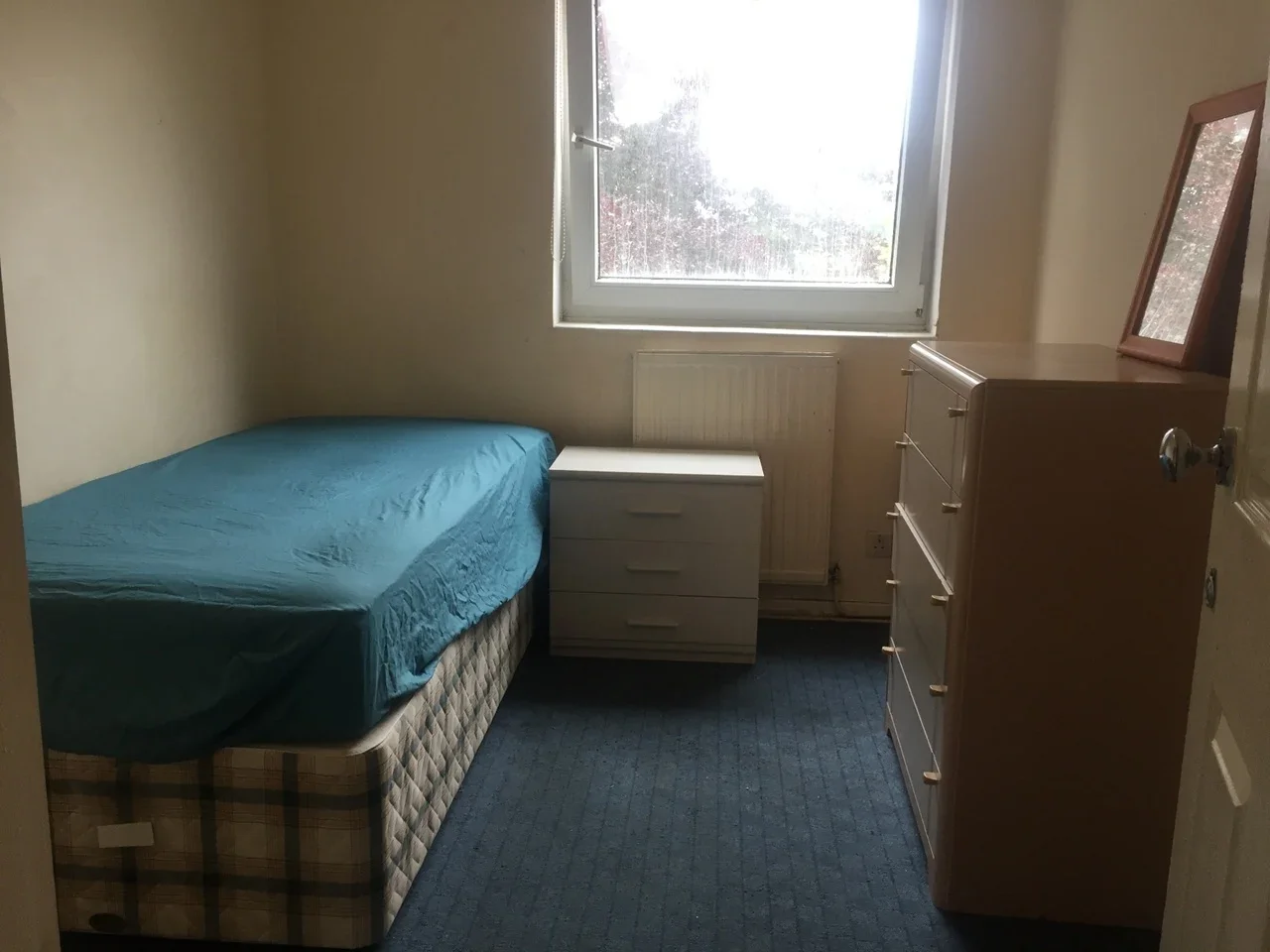 Room Brighton Road in Greater London