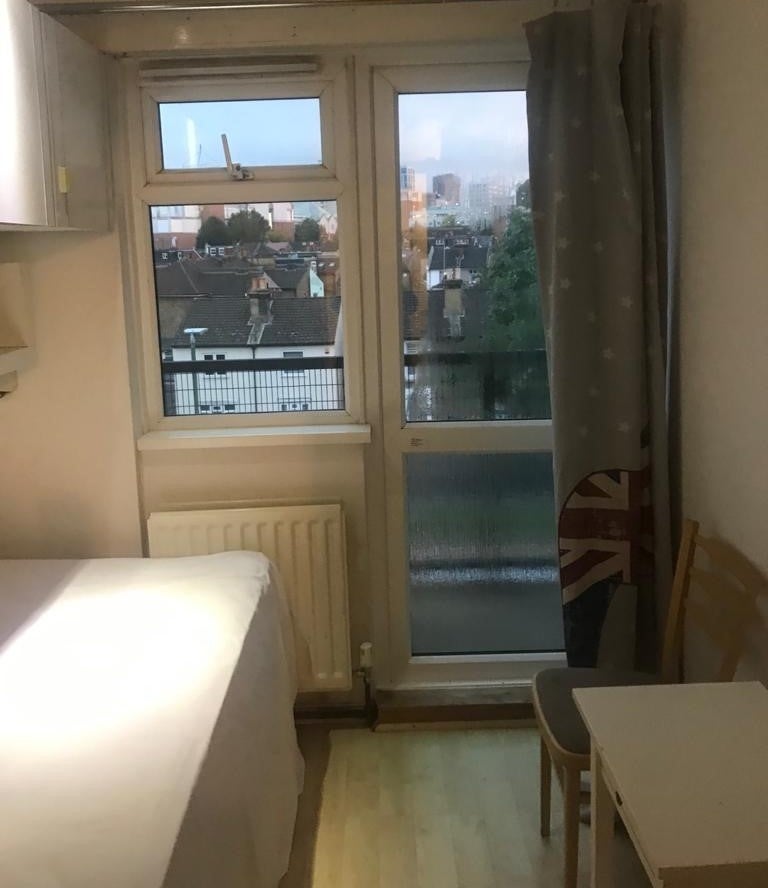 Room Brighton Road in Greater London