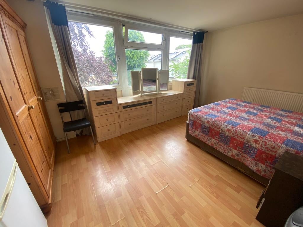 Room Brighton Road in Greater London