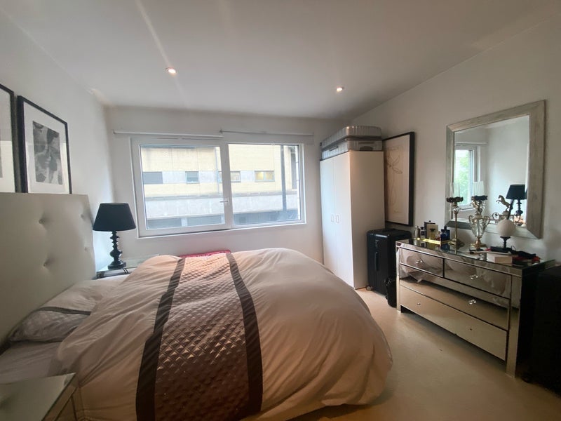 Flat Gillingham Street in City of Westminster