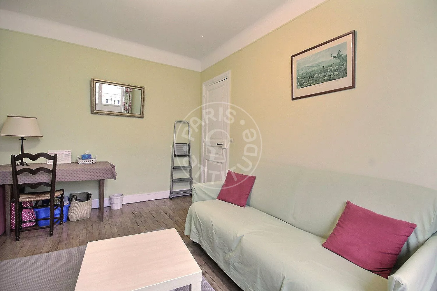 Appartement Rue de l'Encheval à Paris