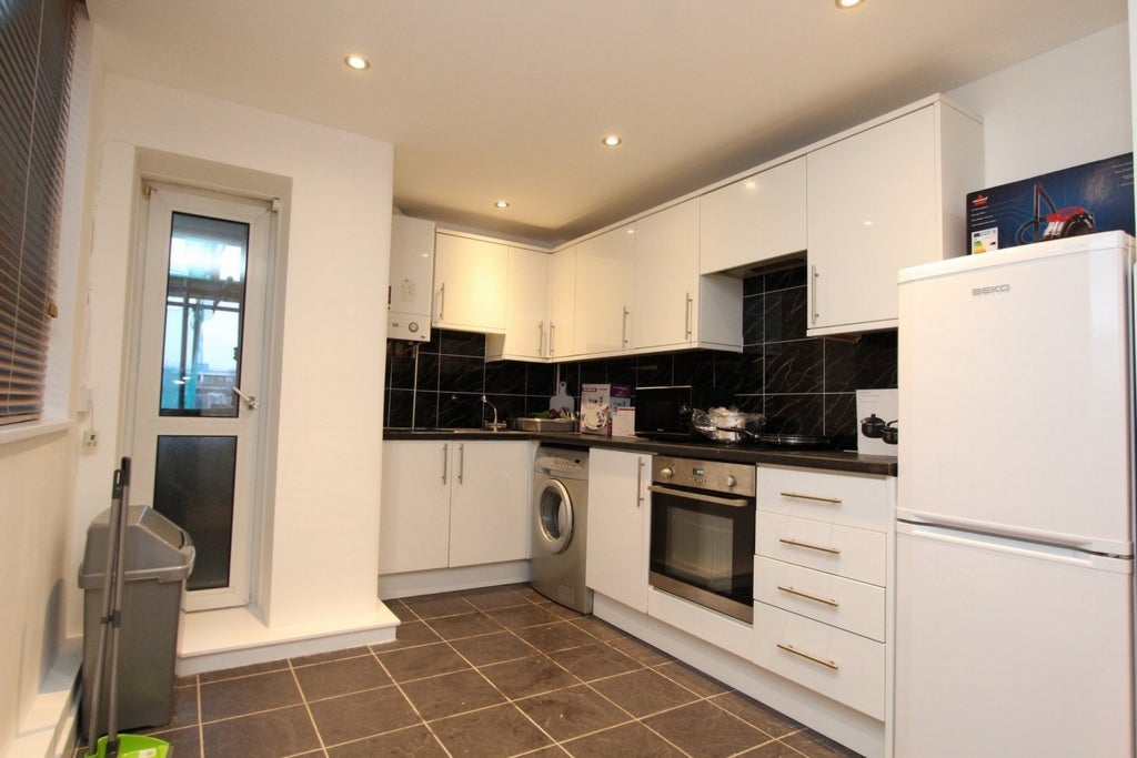 Room Globe Road in Greater London
