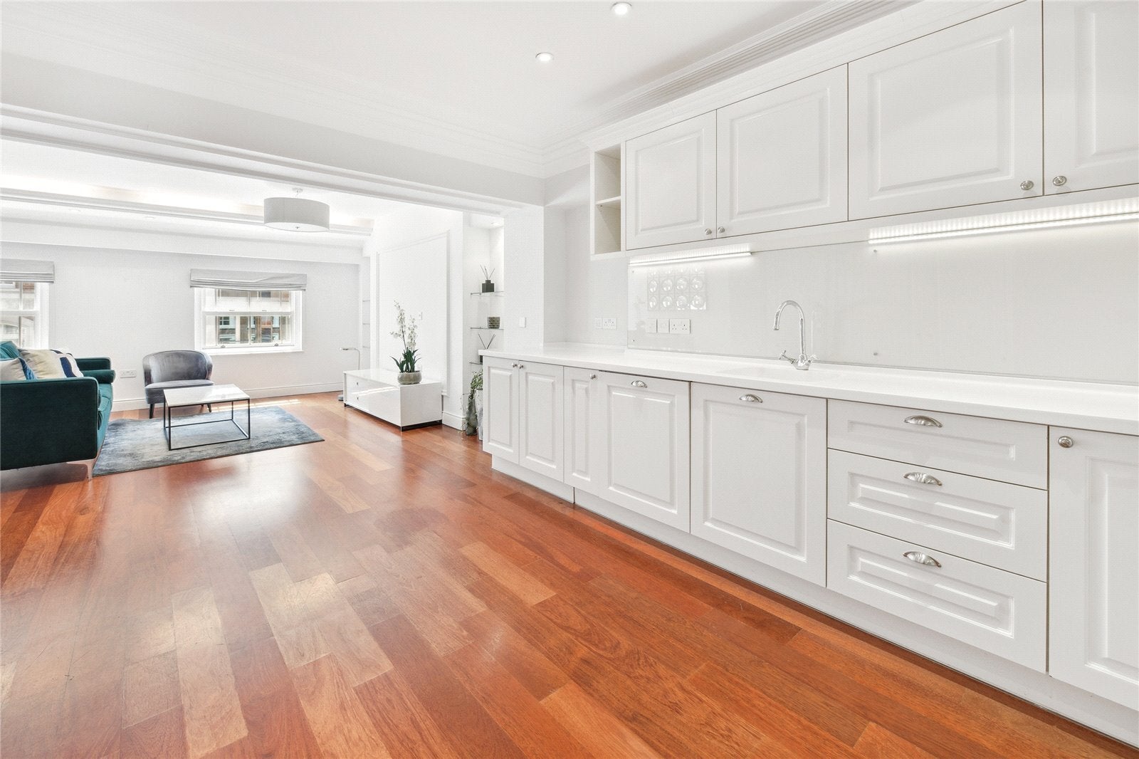 Flat Oxford Street in City of Westminster