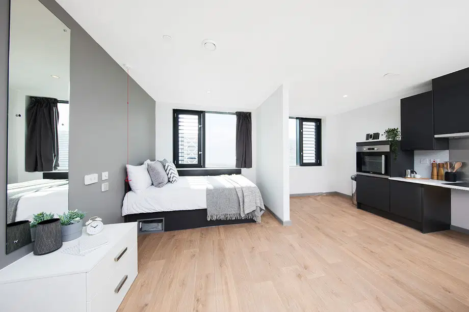 Flat Wade Lane in Leeds