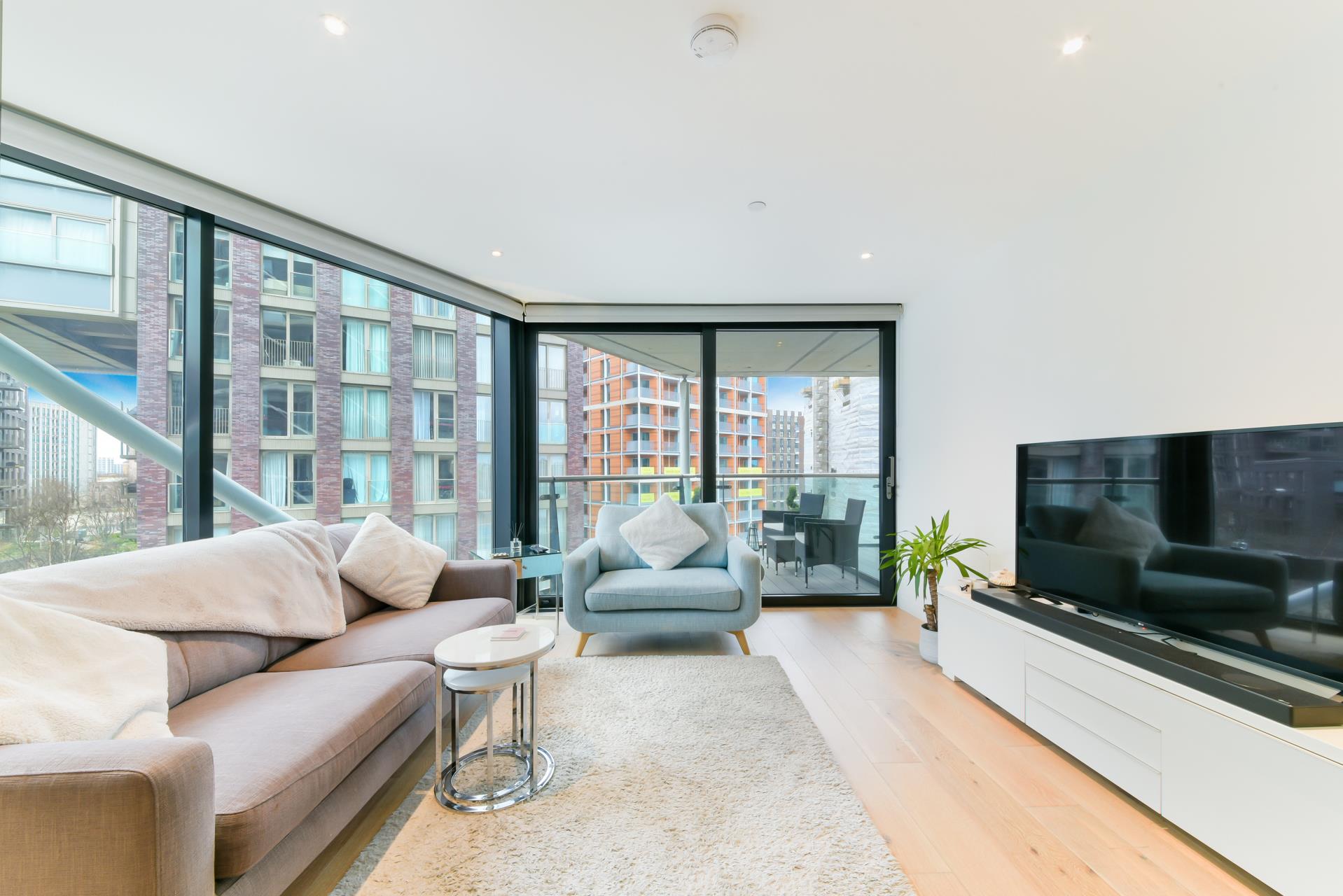 Flat New Mill Road in Greater London
