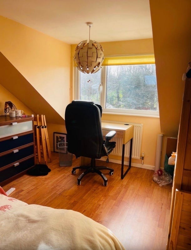 Room Rodney Road in Backwell