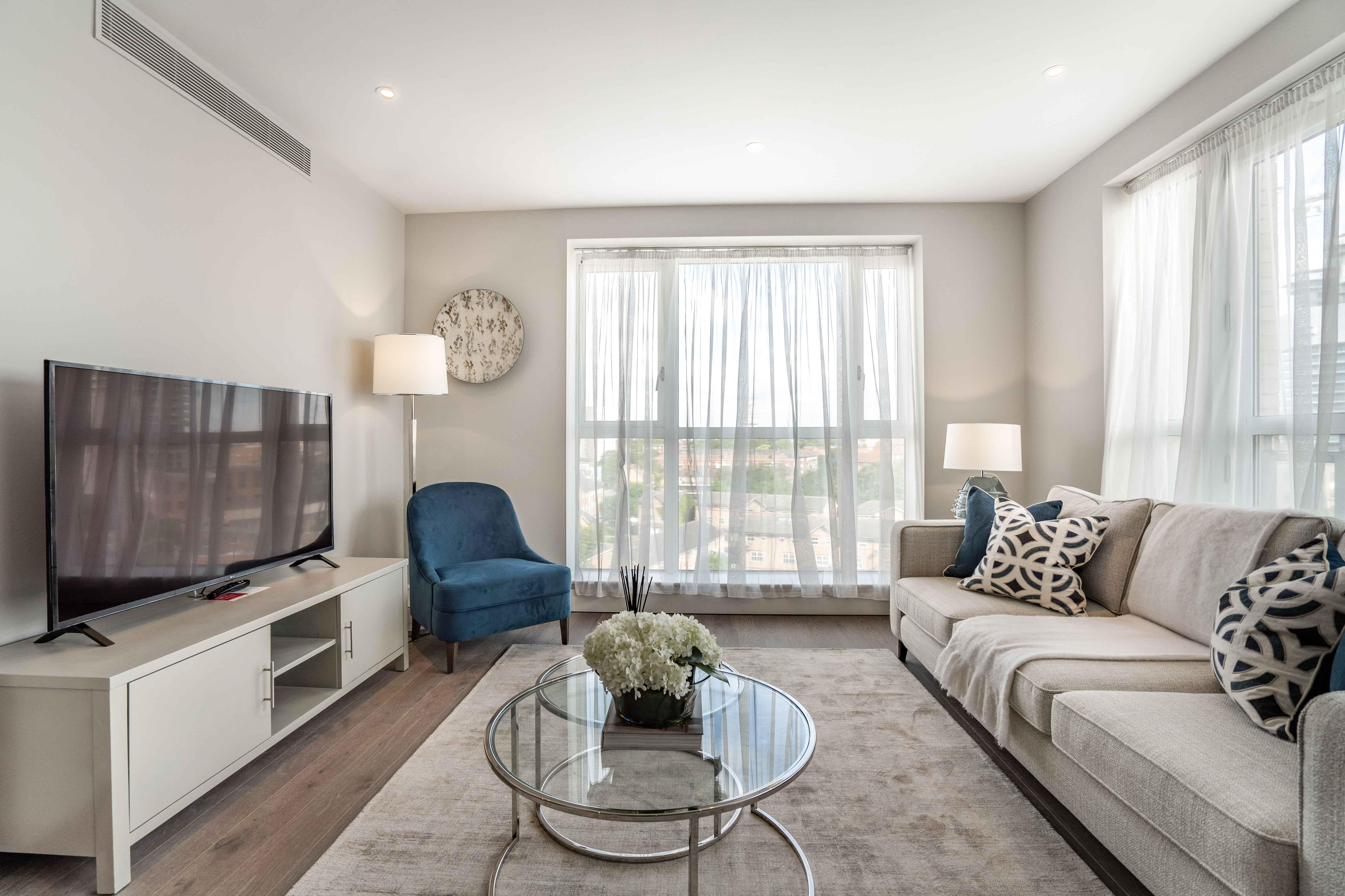 Flat Westferry Circus in Greater London