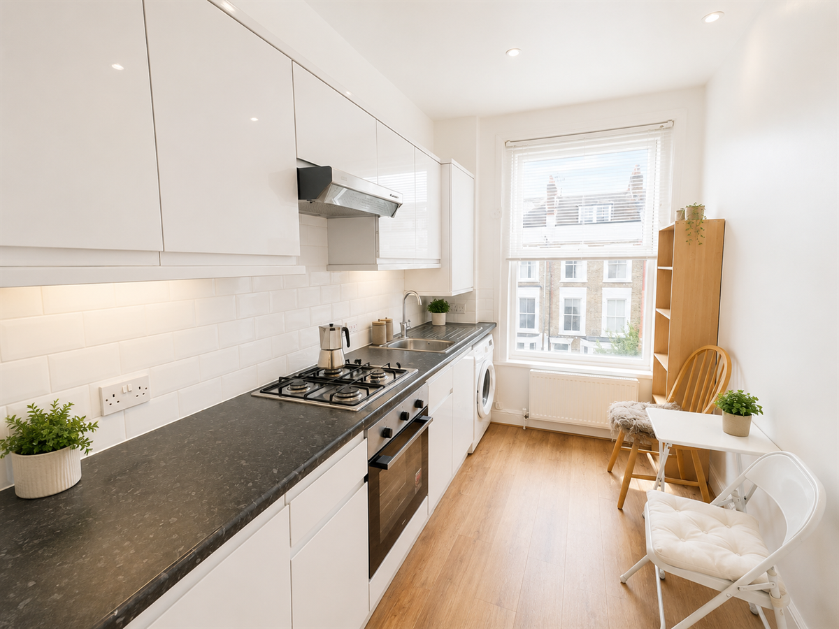 Flat Arthur Road in Greater London