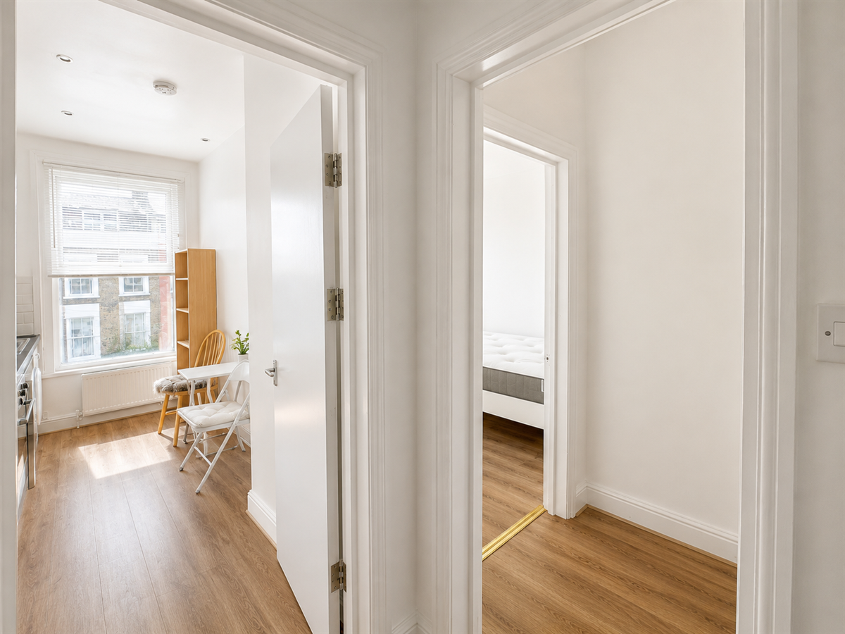 Flat Arthur Road in Greater London
