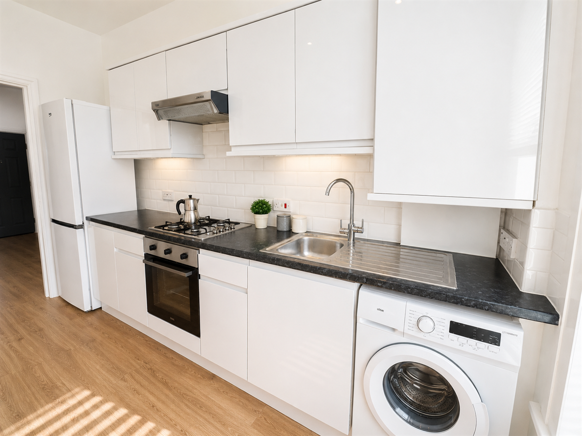 Flat Arthur Road in Greater London