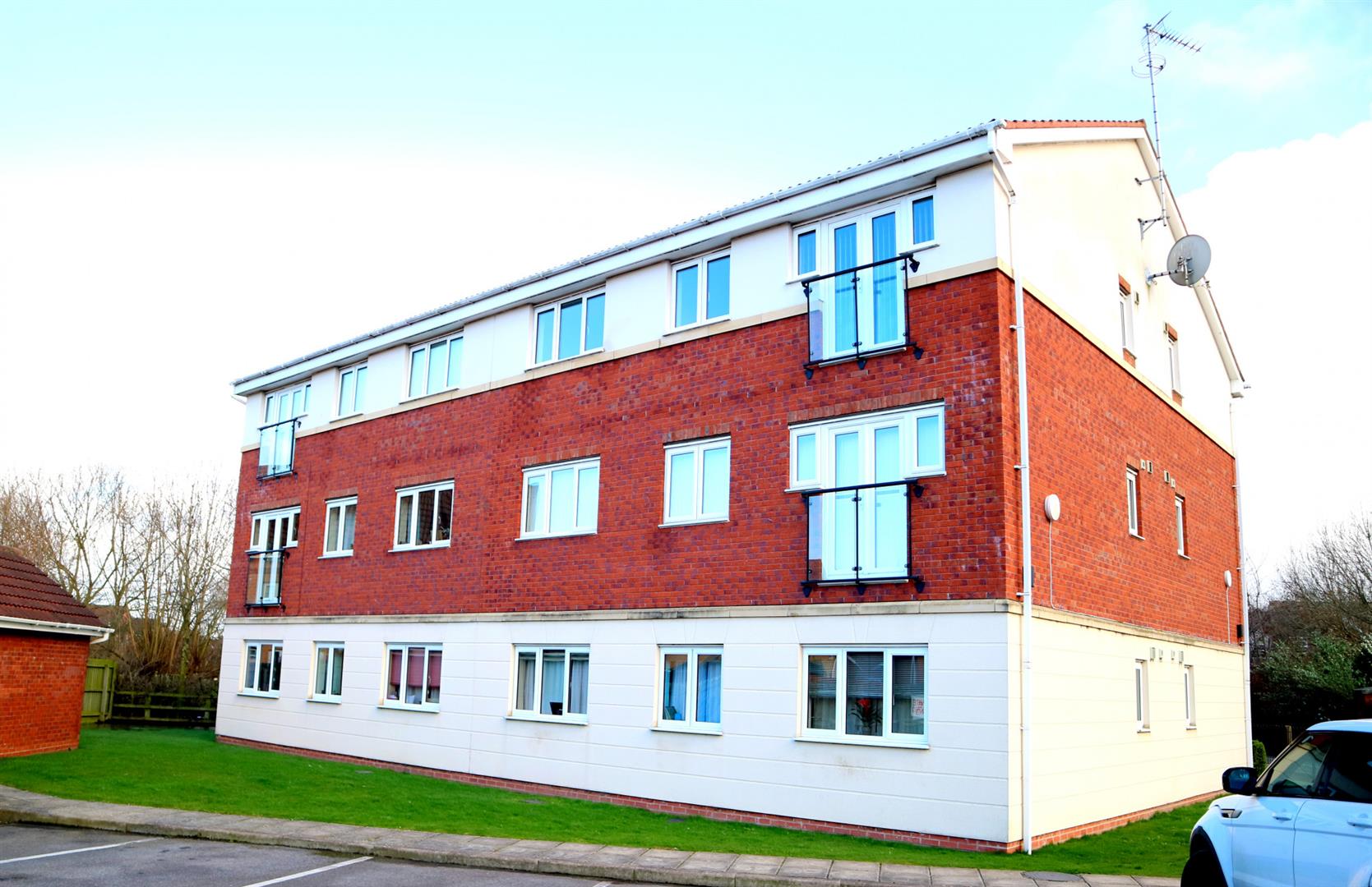 Flat Woodheys Park in Hull