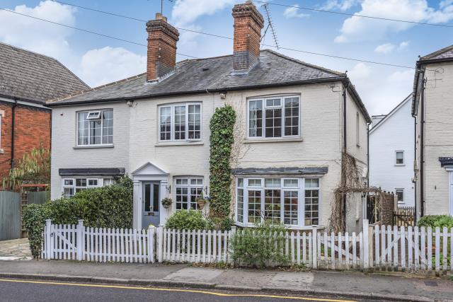 House Brockenhurst Road in Ascot
